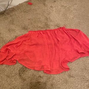 Flowy open shoulder Express top